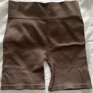 Ribbed 6” Biker shorts